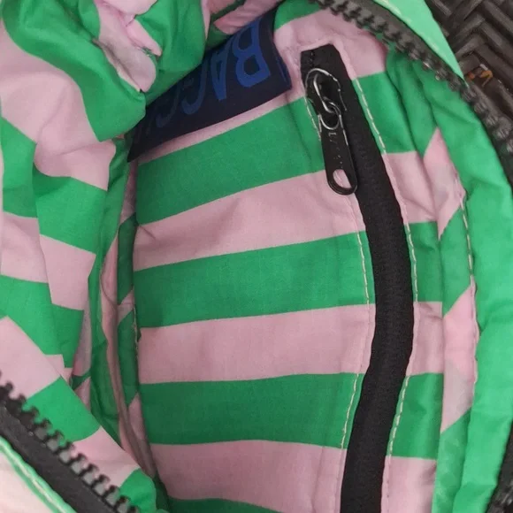 BAGGU Pink Green Awning Stripe Puffy Fanny Pack - Picture 11 of 13